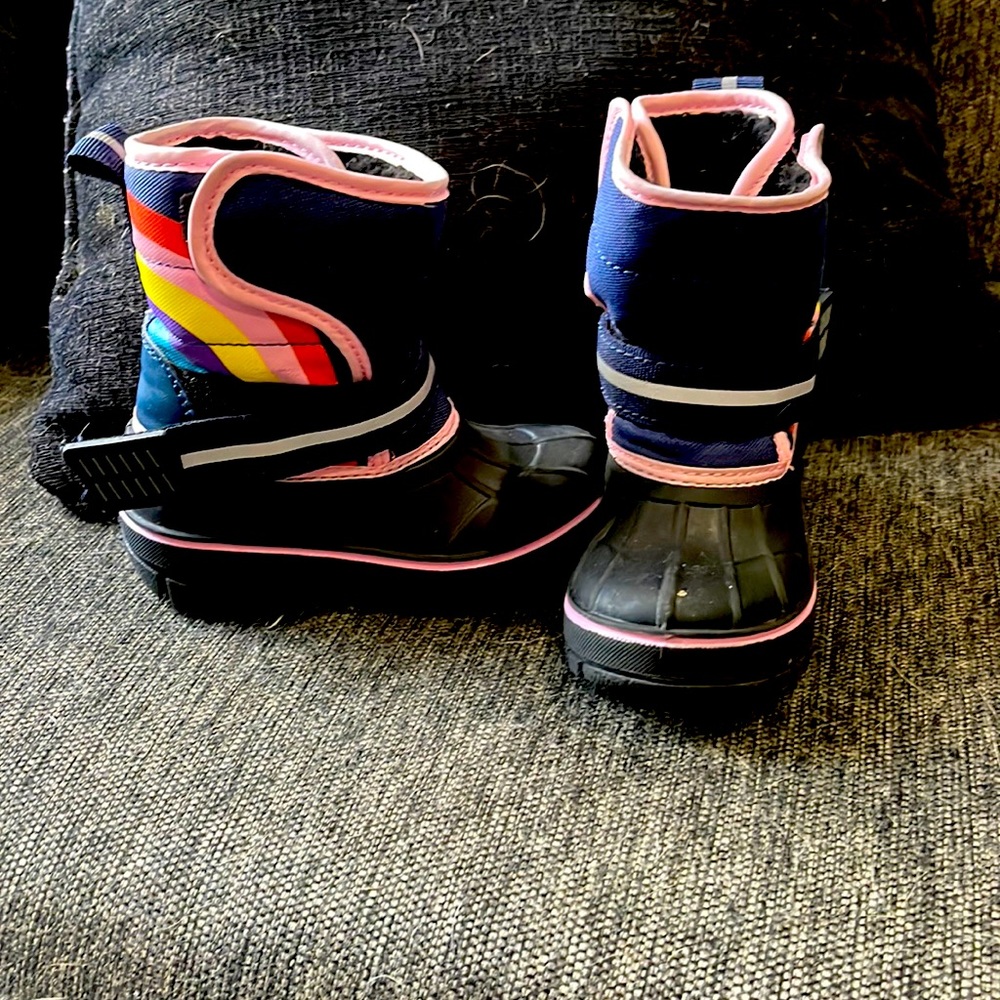 Snow boots